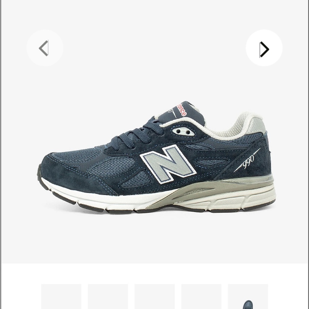 New Balance 990s Navy Sneakers size 6 only worn twice